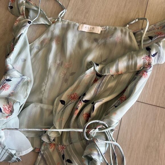 Astro women’s wtap top size xs - Picture 5 of 6